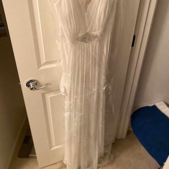NEW White Formal Dress - Picture 2 of 8